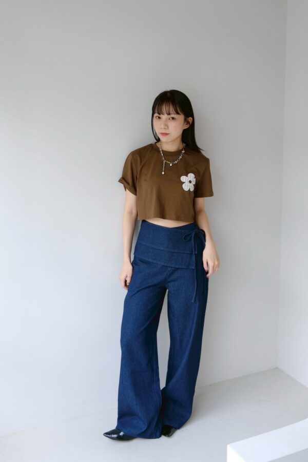 nomo ꕤ   小花飛揚！小花logo格子造型短版上衣 （S/M/L）咖