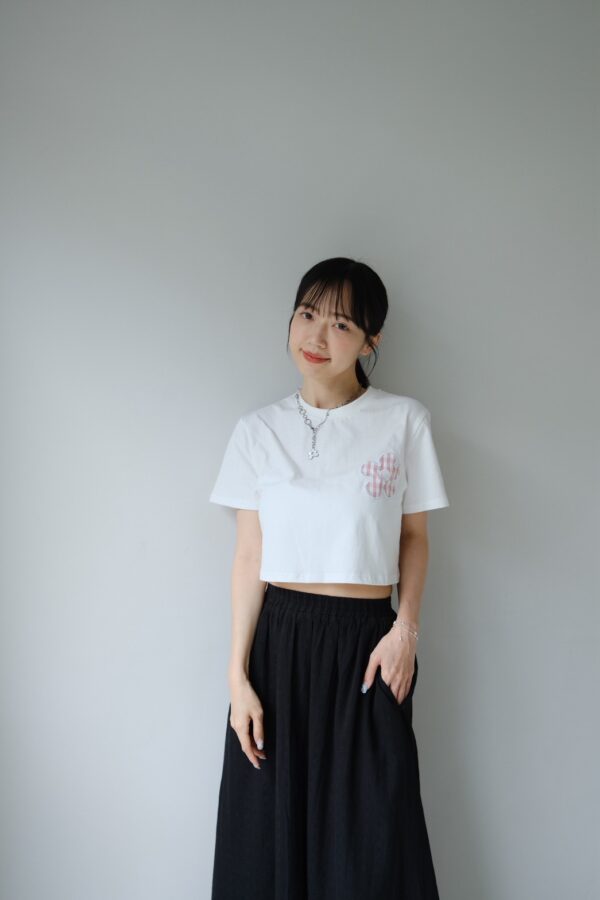 nomo ꕤ  小花飛揚！小花logo格子造型短版上衣 （S/M/L）白