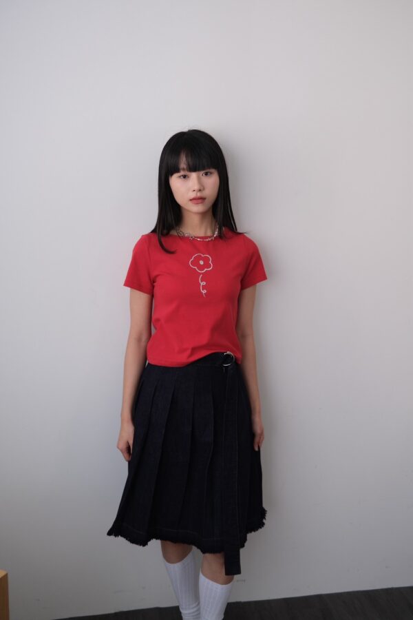 nomo ꕤ 城市微光！光澤印製小花logo短袖T恤（S/M/L） 紅