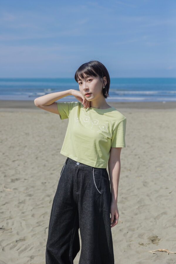 nomo ꕤ 落花繽紛！四朵小花短袖短版上衣 （S/M/L）綠