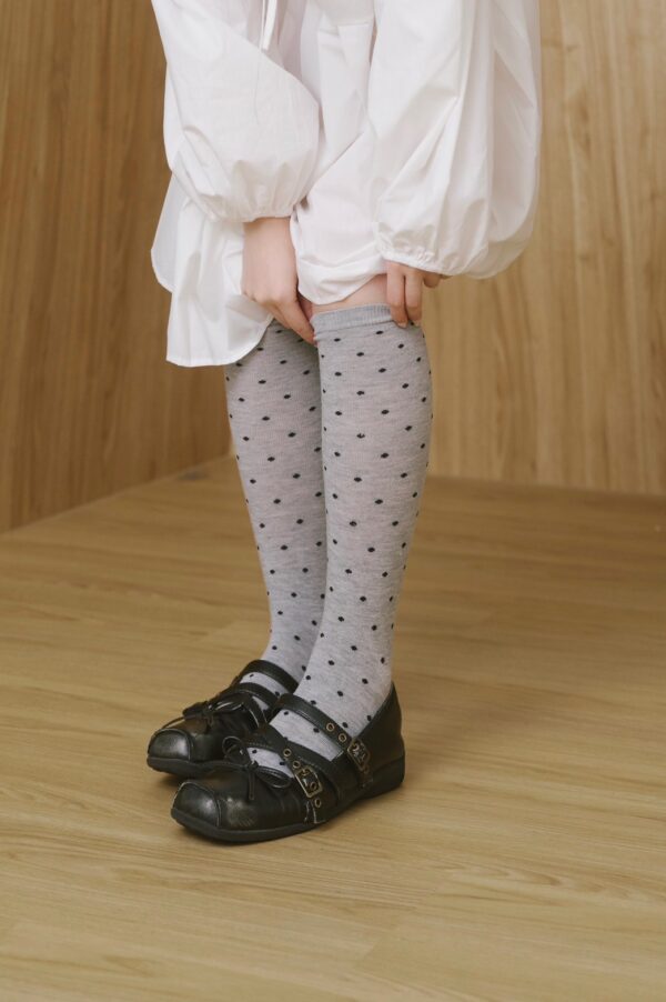 nomo選物 ꕤ 點點造型坑條長襪 灰（korea）