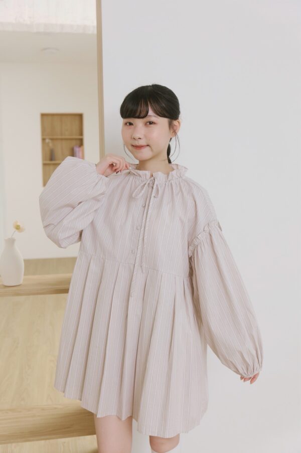 ❗️限量預購❗️ ꕤ 浮影晨露！澎袖立體小洋裝 條紋
