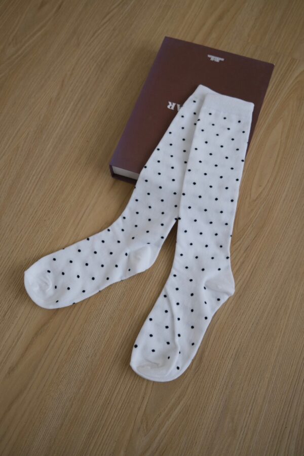nomo選物 ꕤ 點點造型坑條長襪 白（korea）