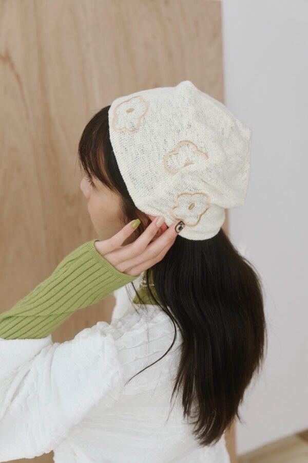 nomo ꕤ 冬日花開！彈性針織花花毛帽 杏色