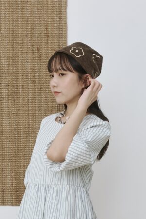 nomo ꕤ 冬日花開！彈性針織花花毛帽 咖色