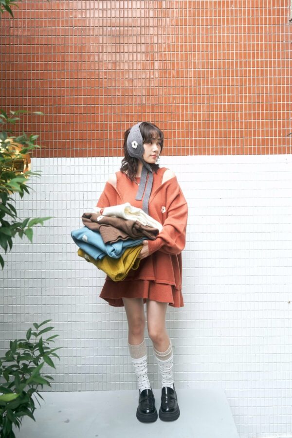 nomo ꕤ 秘密花園！假兩件針織挖肩logo毛衣 橘紅