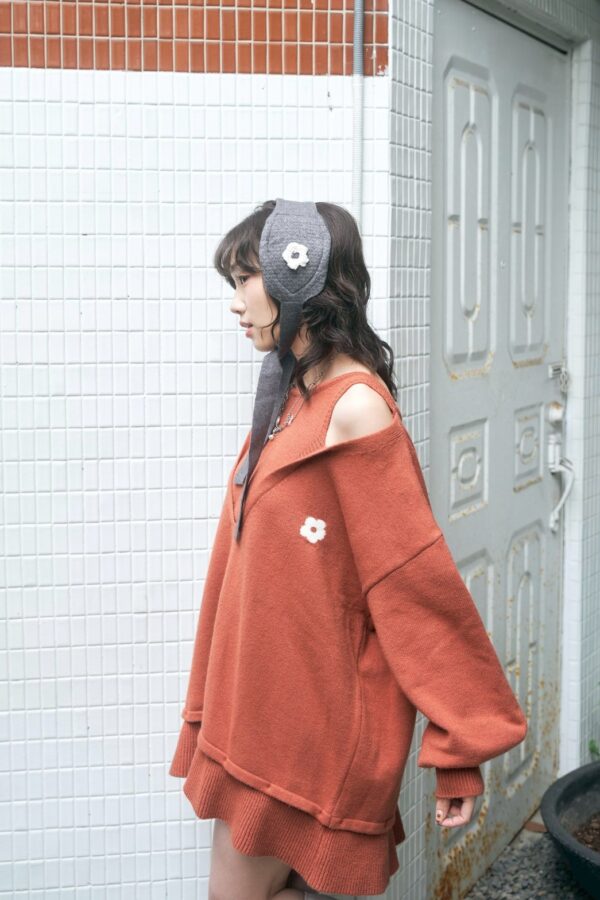 nomo ꕤ 秘密花園！假兩件針織挖肩logo毛衣 橘紅