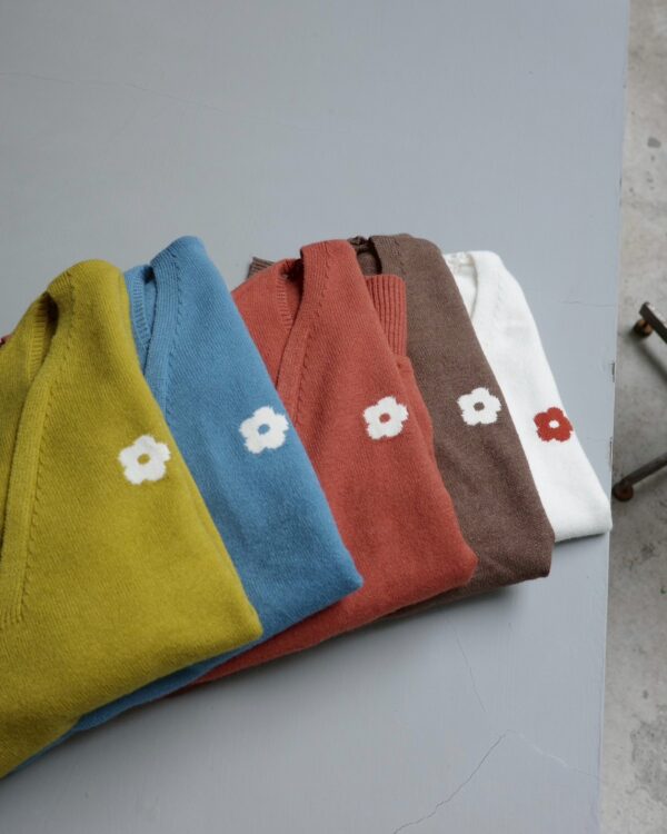 nomo ꕤ 秘密花園！假兩件針織挖肩logo毛衣 橘紅