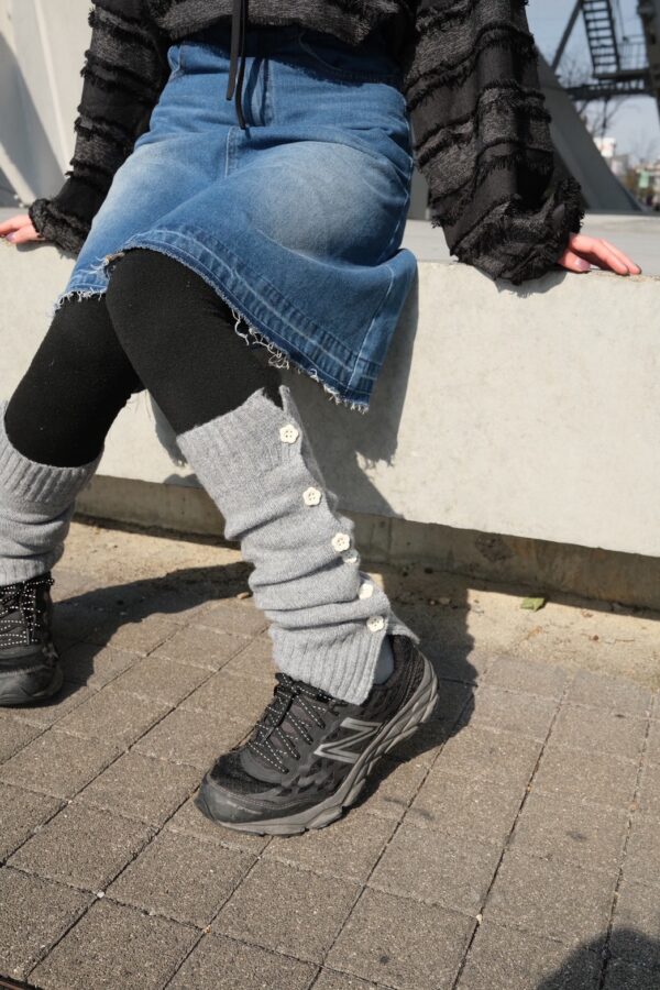 nomo ꕤ 百變花花！毛料花花釦子 襪套/袖套 灰