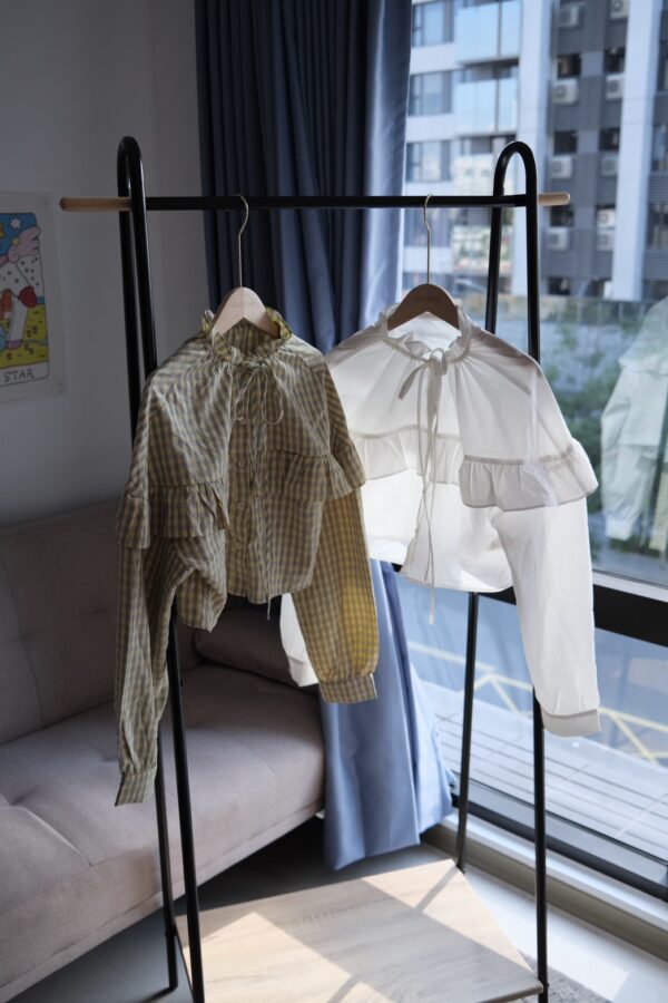 nomo ꕤ 層影翻頁！立體荷葉短版襯衫 白