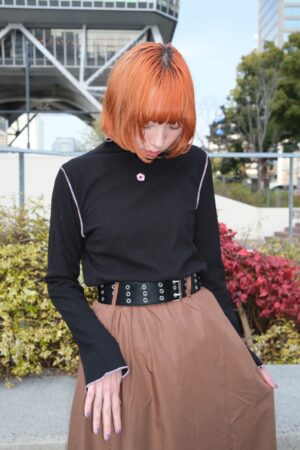 nomo ꕤ 花影呢喃！小花刺繡坑條上衣（S/M/L）黑