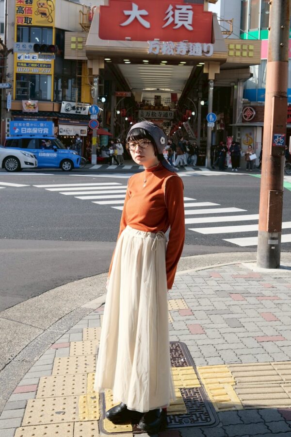 ❗️限量預購❗️花影呢喃！小花刺繡坑條上衣（S/M/L）紅