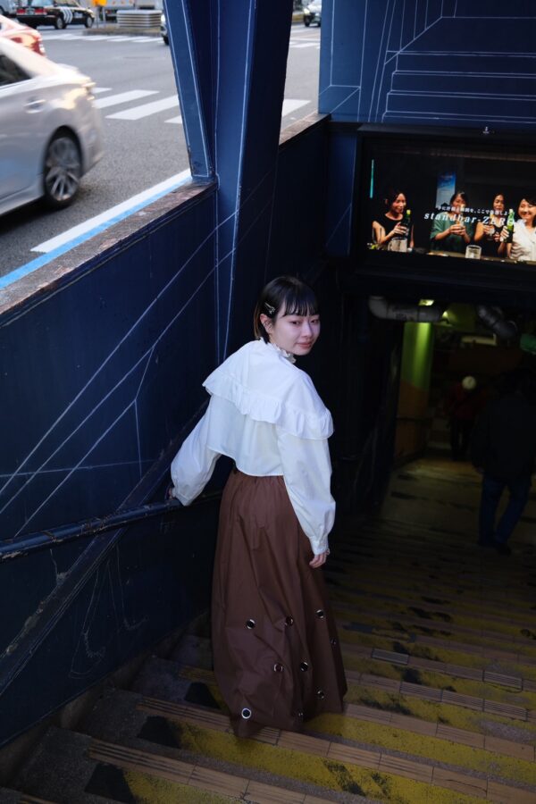 nomo ꕤ 層影翻頁！立體荷葉短版襯衫 白