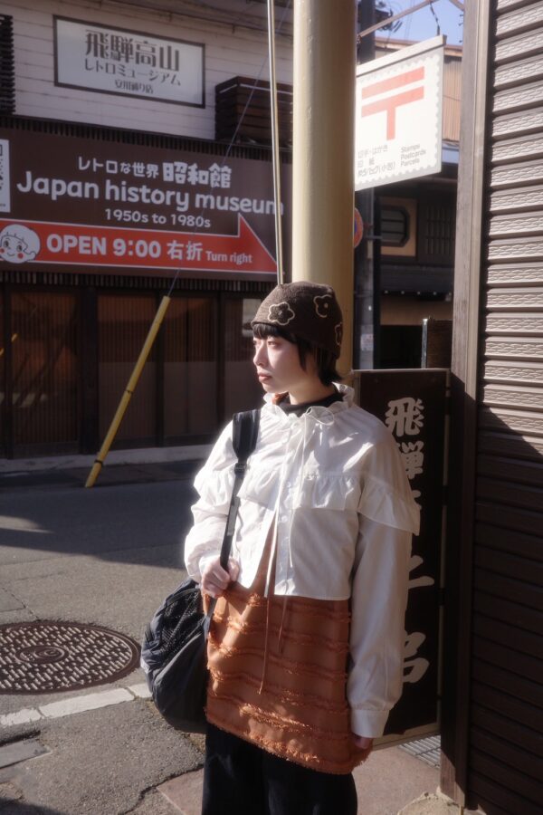 nomo ꕤ 層影翻頁！立體荷葉短版襯衫 白