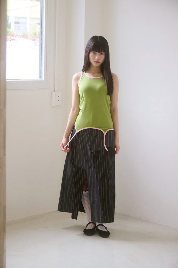 nomo ꕤ 斜角漫步！不對稱設計前開衩西裝裙（S/M/L）