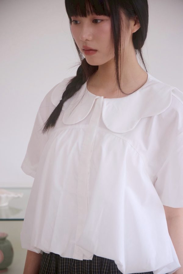 nomo ꕤ 蓬鬆漫遊！花瓣領片澎澎氣球襯衫 白