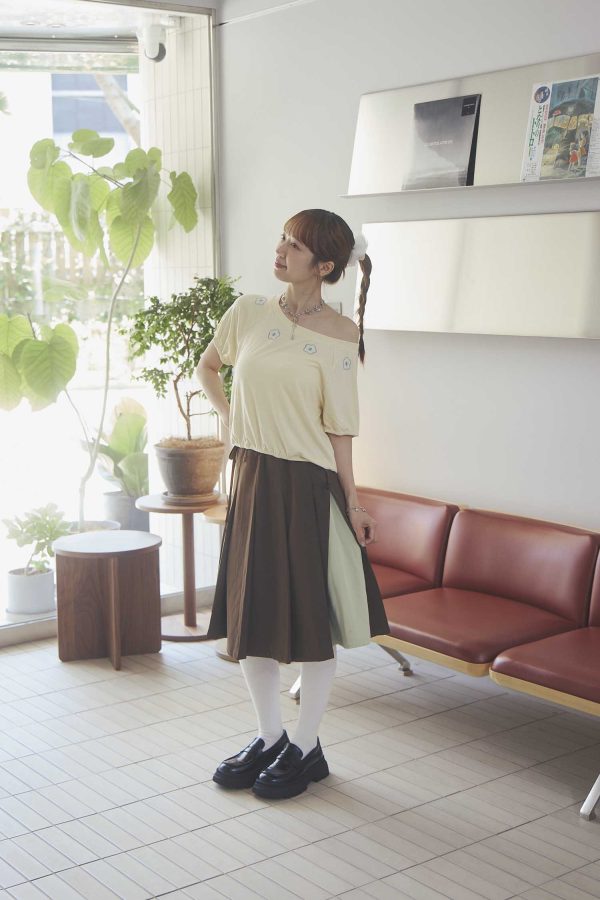 nomo ꕤ 百花齊放！小花刺繡下擺鬆緊短袖上衣（S/M/L）黃
