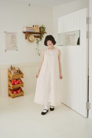 LINE_ALBUM_2026611_260612_29 nomo 小花假期 ꕤ 前開衩小花刺繡長洋裝(S/M/L)米白