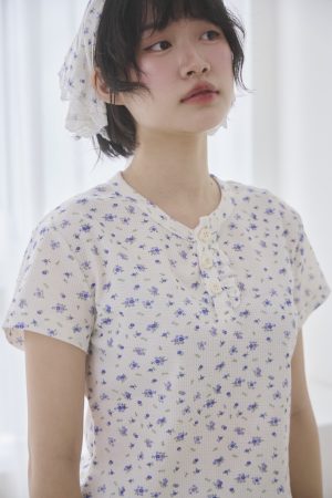 S__147865636 nomo 碎花系列 ꕤ 慵懶花期!碎花華夫格紋短袖上衣(S/M/L)白