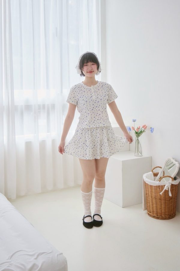 nomo 碎花系列 ꕤ 慵懶花期！碎花華夫格紋短裙＊附短褲（S/M/L）白