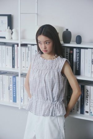 nomo ꕤ 雲層縫隙！抽繩設計格子造型無袖上衣 米白格子