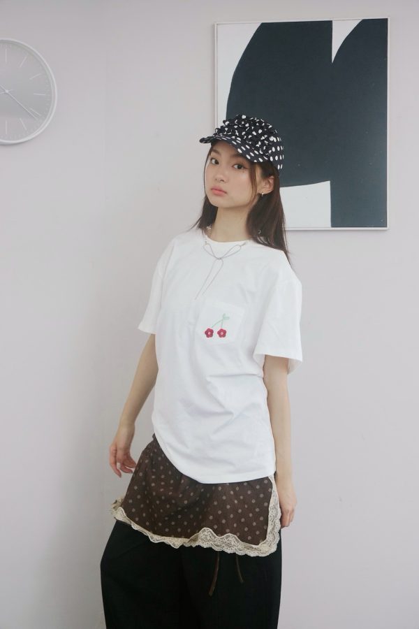 nomo ꕤ 午後果香！櫻桃刺繡口袋設計短袖上衣（S/M/L）白